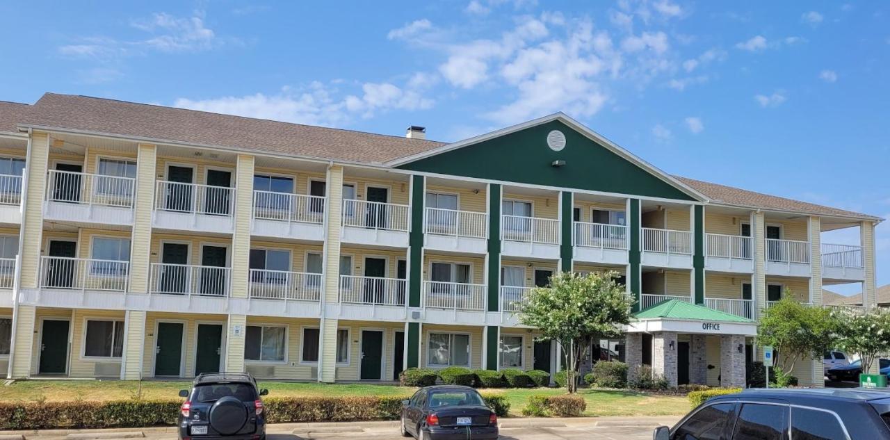 โฮมทาวน์ สตูดิโอ ดัลลัส - เออร์วิง Motel ภายนอก รูปภาพ